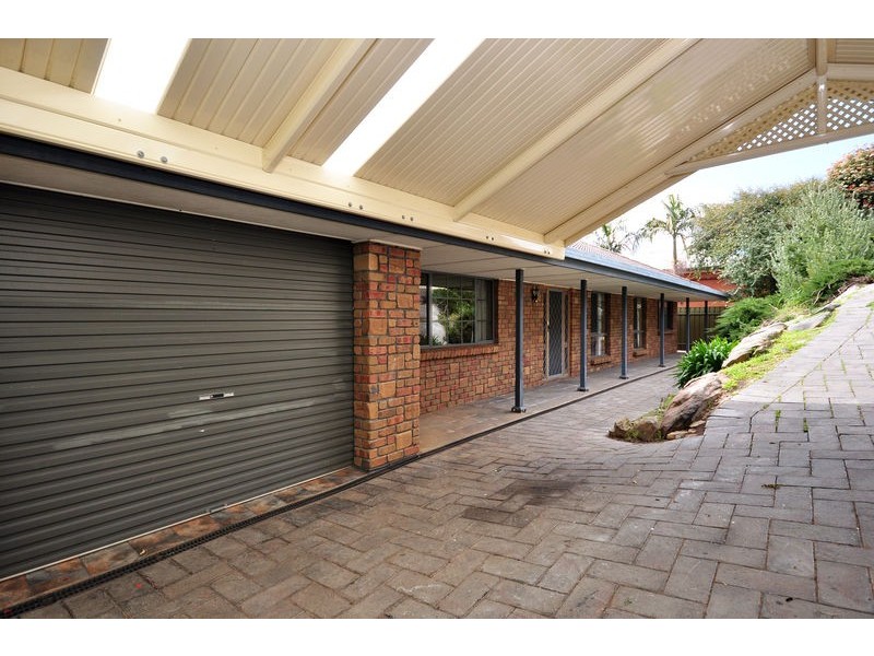 4 Kevin Court, Happy Valley SA 5159