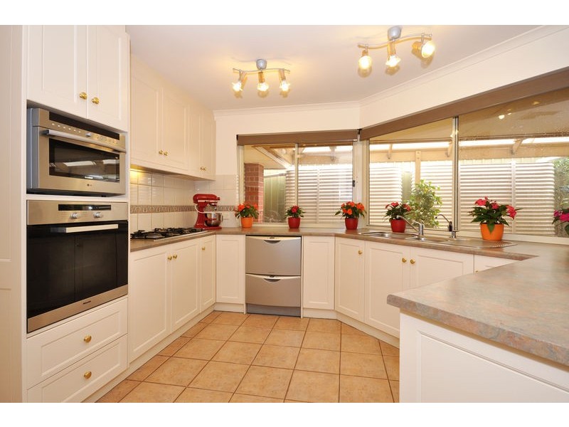 41 Forest Drive, Happy Valley SA 5159