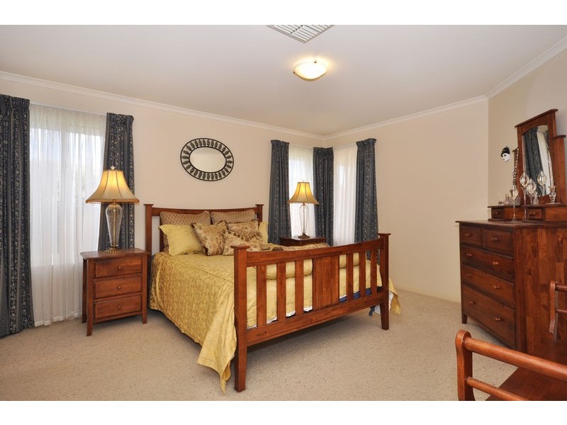 41 Forest Drive, Happy Valley SA 5159