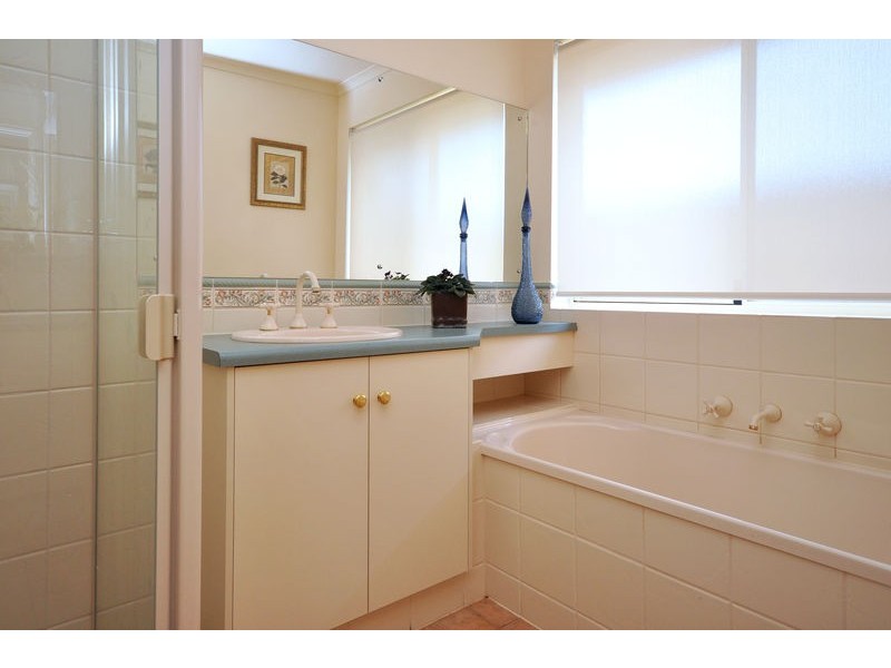 41 Forest Drive, Happy Valley SA 5159