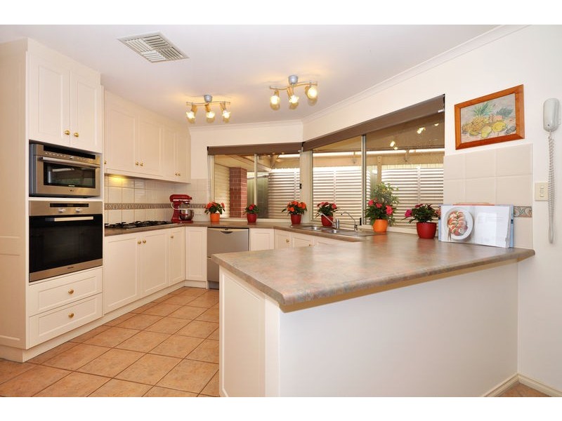 41 Forest Drive, Happy Valley SA 5159