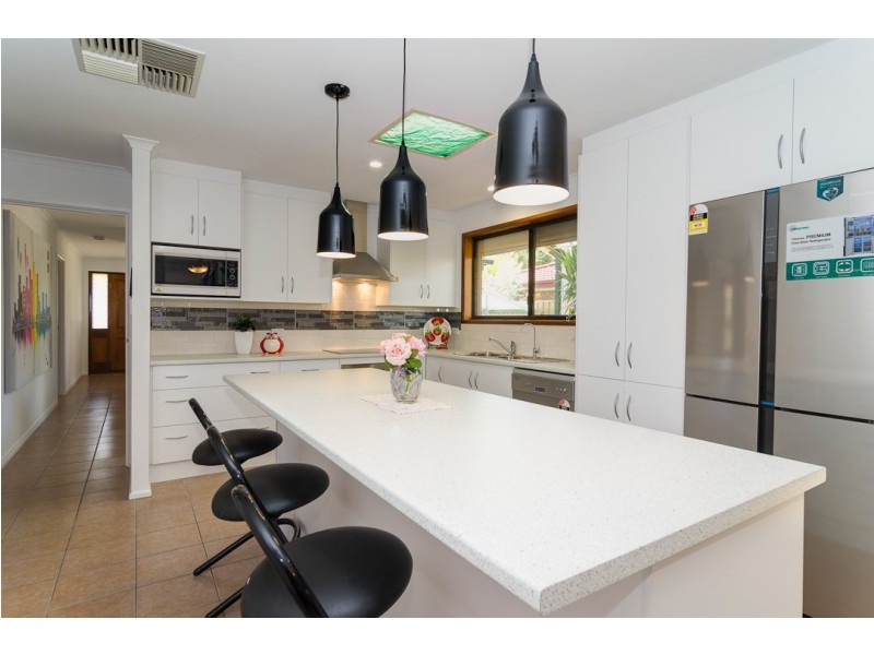 8 Menzies Court, Trott Park SA 5158