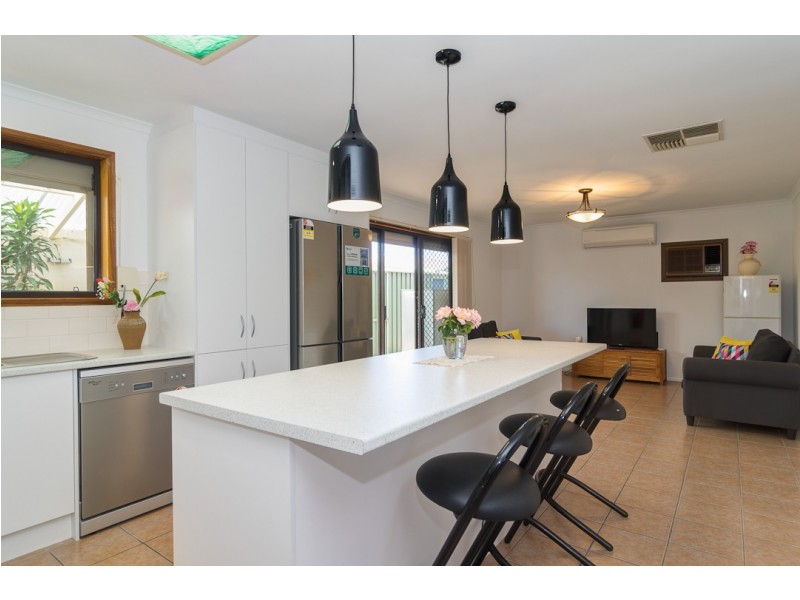 8 Menzies Court, Trott Park SA 5158