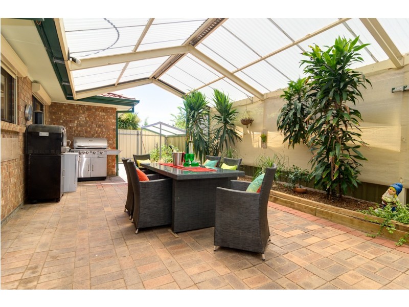 8 Menzies Court, Trott Park SA 5158