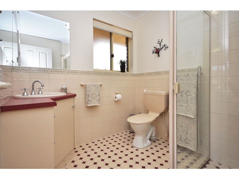 2 Nicholas Walk, Aberfoyle Park SA 5159