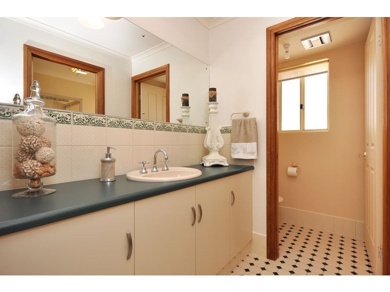 2 Nicholas Walk, Aberfoyle Park SA 5159