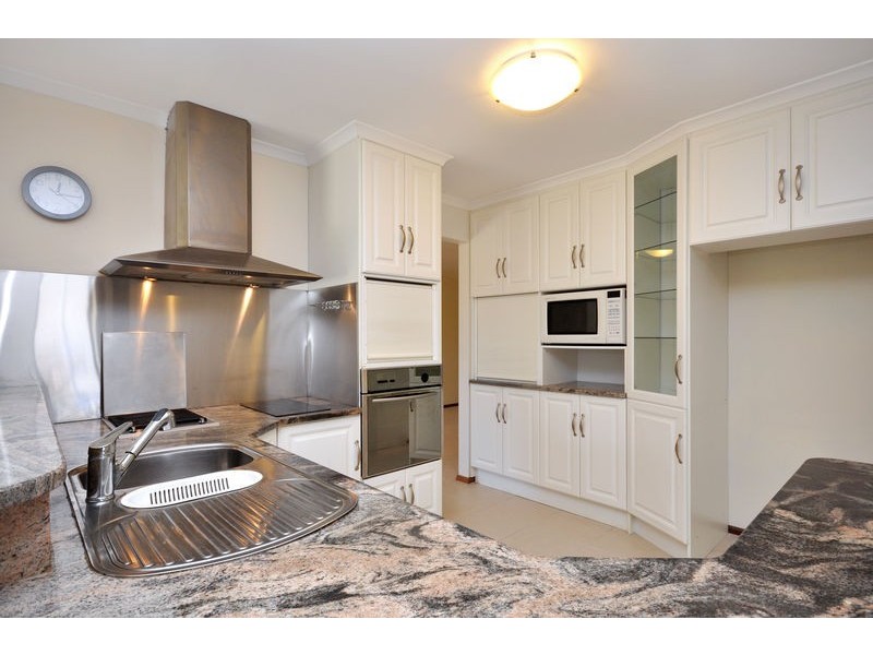 17 Abberton Street, Flagstaff Hill SA 5159