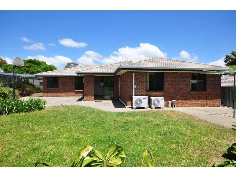 17 Abberton Street, Flagstaff Hill SA 5159