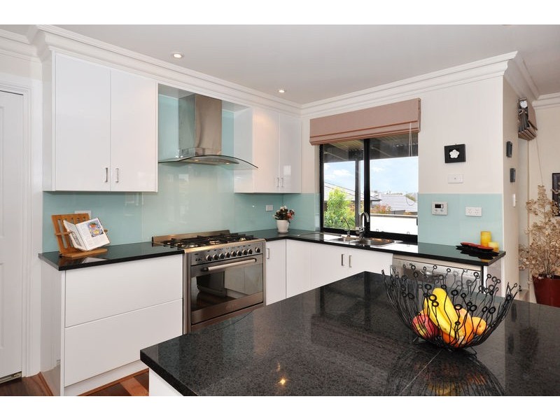 11 Evergreen Parade, Flagstaff Hill SA 5159