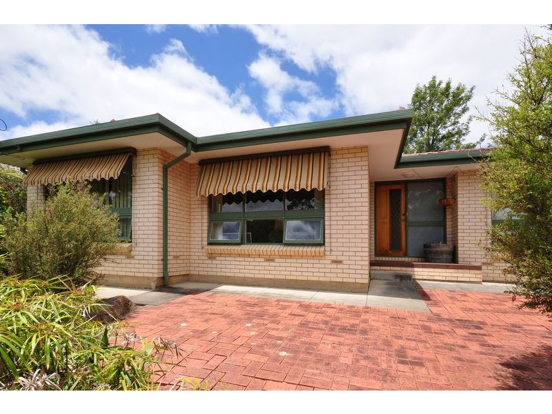 32 Booth Street, Happy Valley SA 5159