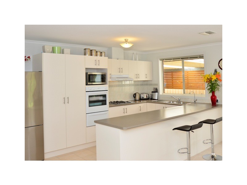2A Hams Road, Flagstaff Hill SA 5159