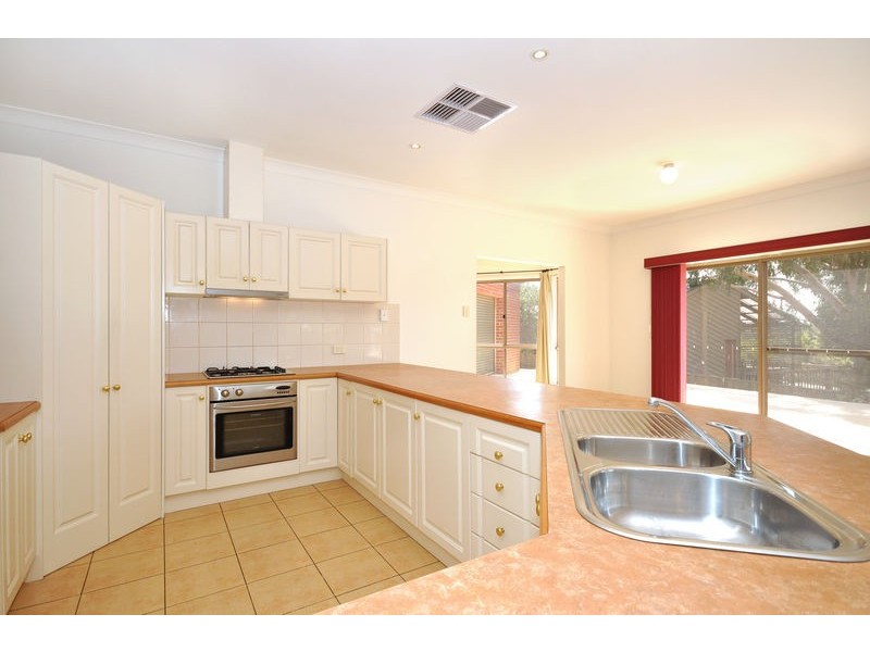 13 Goss Road, Aberfoyle Park SA 5159