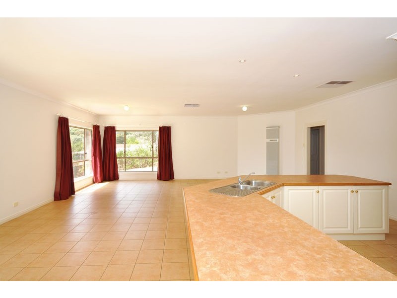 13 Goss Road, Aberfoyle Park SA 5159