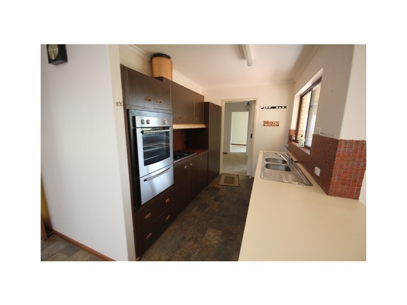 16 GLENALVON DRIVE, Flagstaff Hill SA 5159