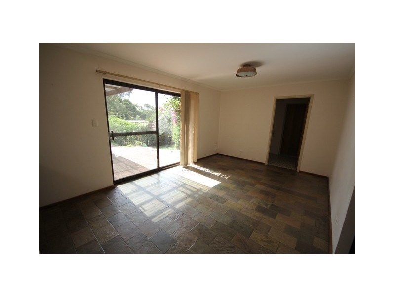 16 GLENALVON DRIVE, Flagstaff Hill SA 5159