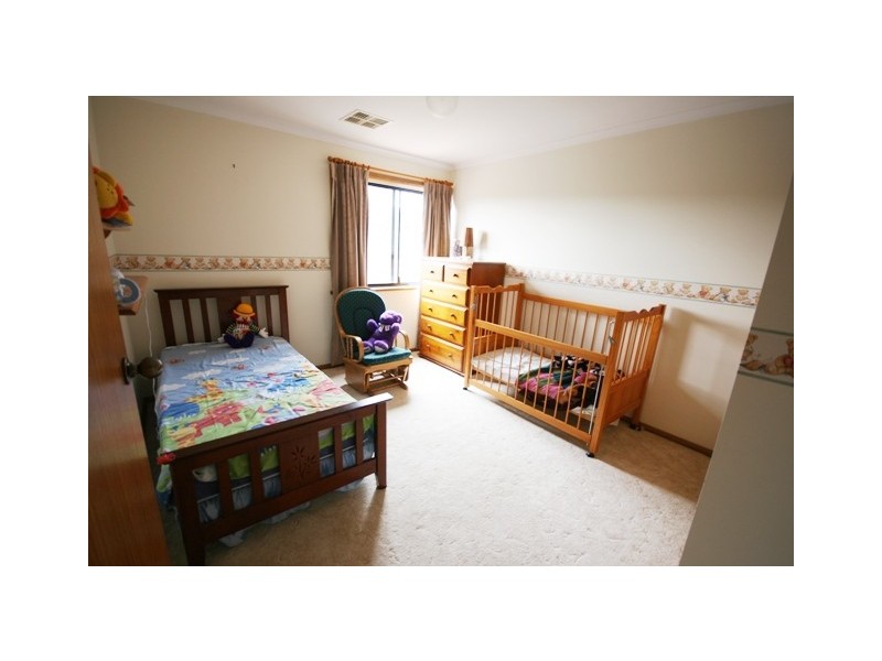 23 SANDALWOOD CRESCENT, Flagstaff Hill SA 5159