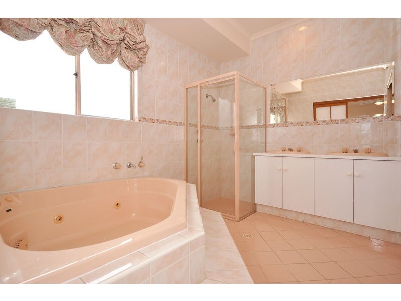 43 SANDALWOOD STREET, Flagstaff Hill SA 5159