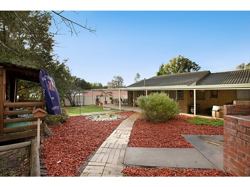 37 Garnet Crescent, Flagstaff Hill SA 5159