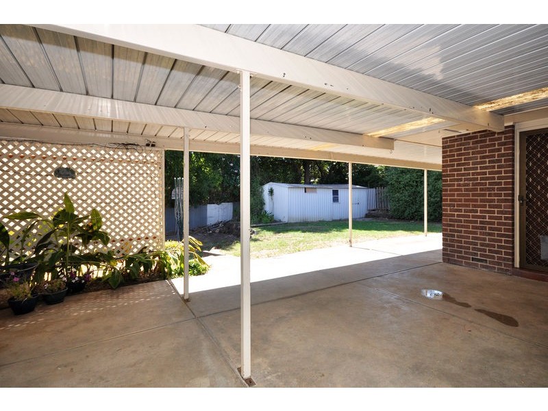 111 Sunnymeade Drive, Aberfoyle Park SA 5159