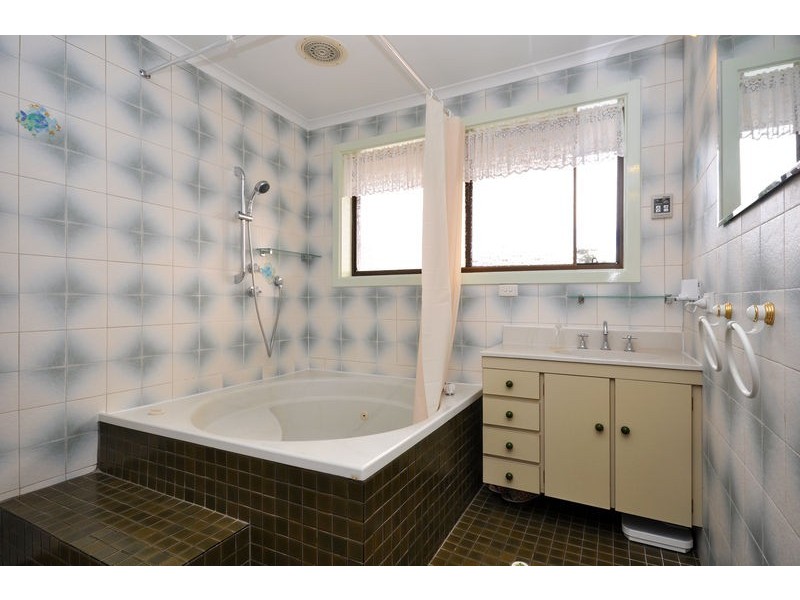 2 KATHERINE COURT, Flagstaff Hill SA 5159