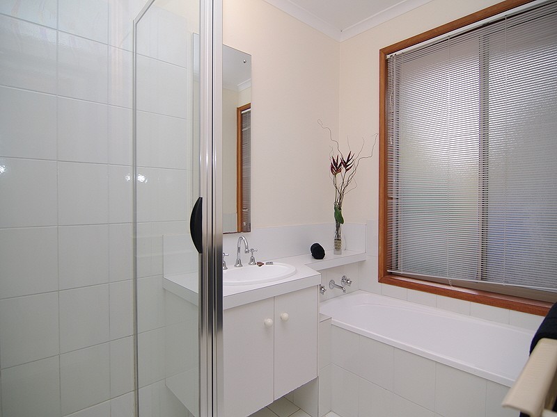 12 Vincent Boulevard, Flagstaff Hill SA 5159