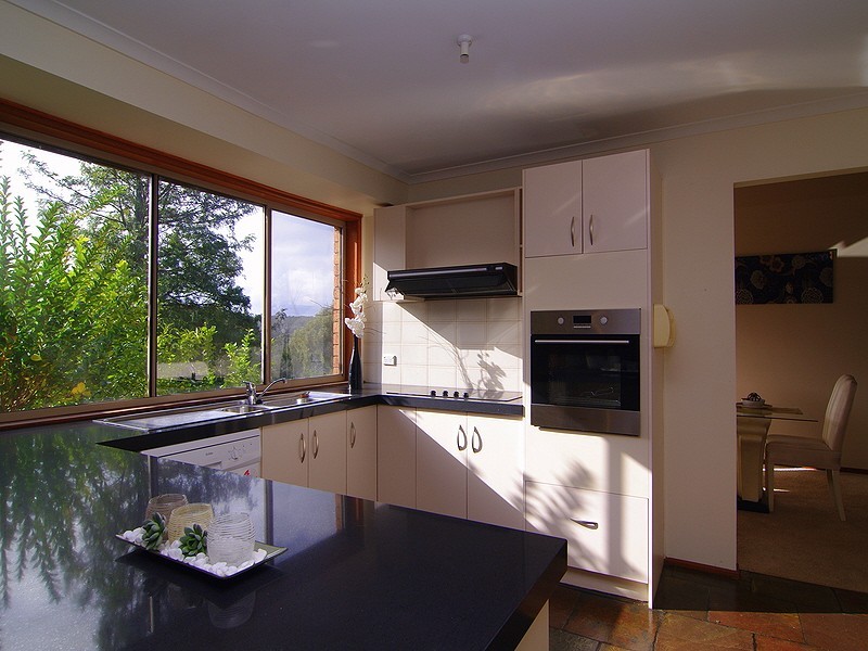 12 Vincent Boulevard, Flagstaff Hill SA 5159