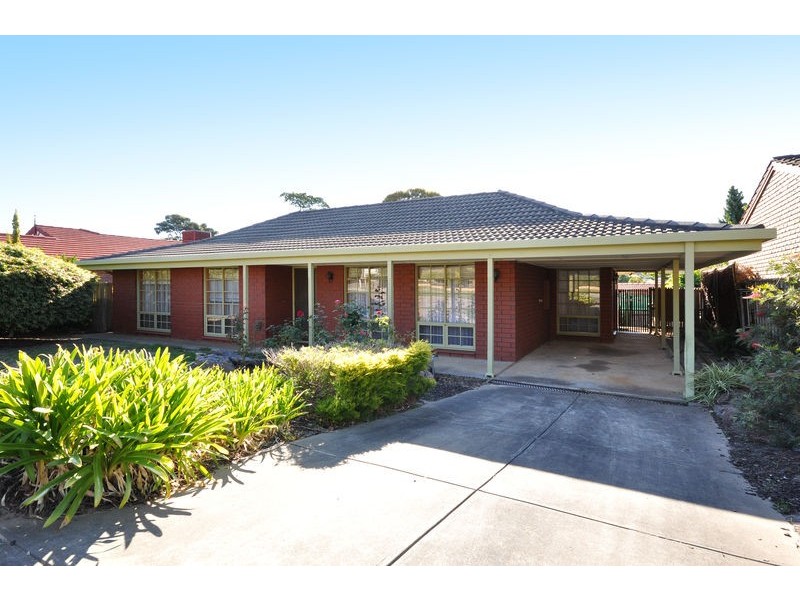 6 Garnet Crescent, Flagstaff Hill SA 5159