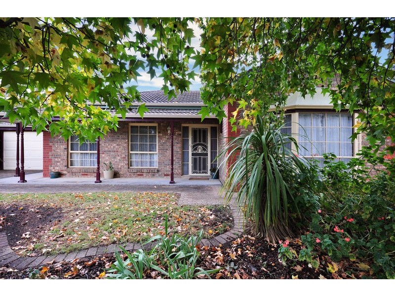 2 Marienberg Rise, Aberfoyle Park SA 5159