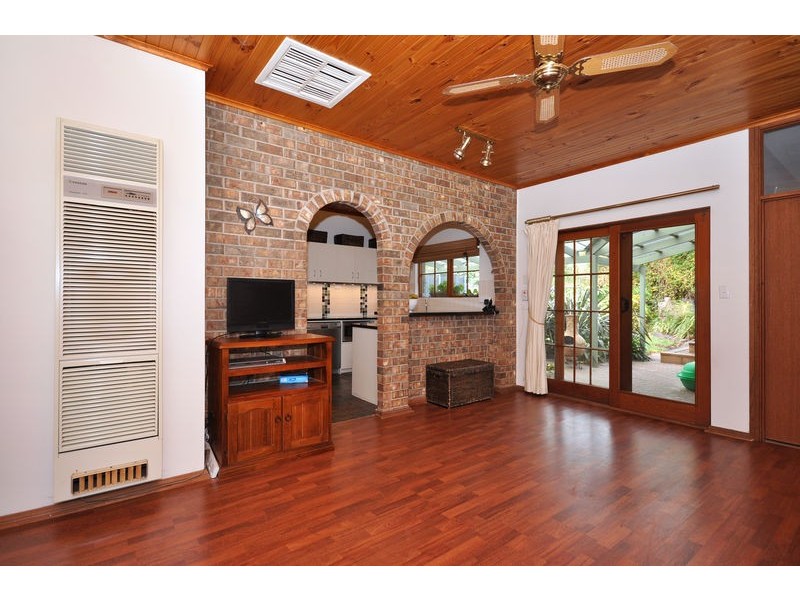 2 Marienberg Rise, Aberfoyle Park SA 5159