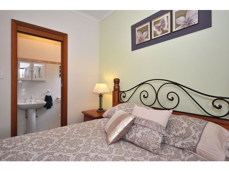 2 Marienberg Rise, Aberfoyle Park SA 5159