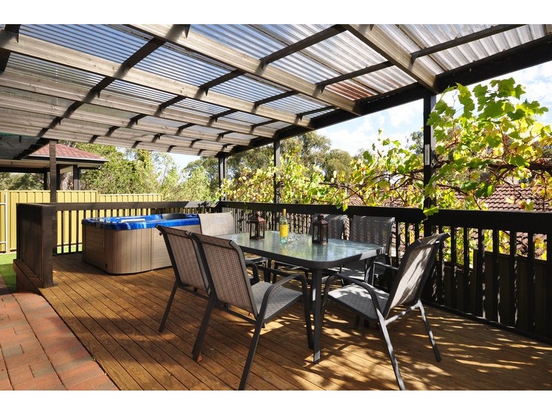 31 Outlook Drive, Aberfoyle Park SA 5159