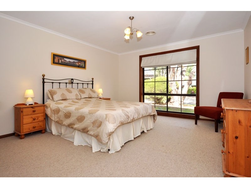 31 Outlook Drive, Aberfoyle Park SA 5159