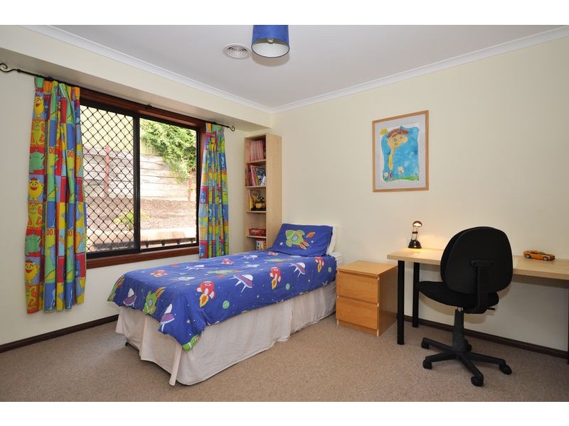 31 Outlook Drive, Aberfoyle Park SA 5159