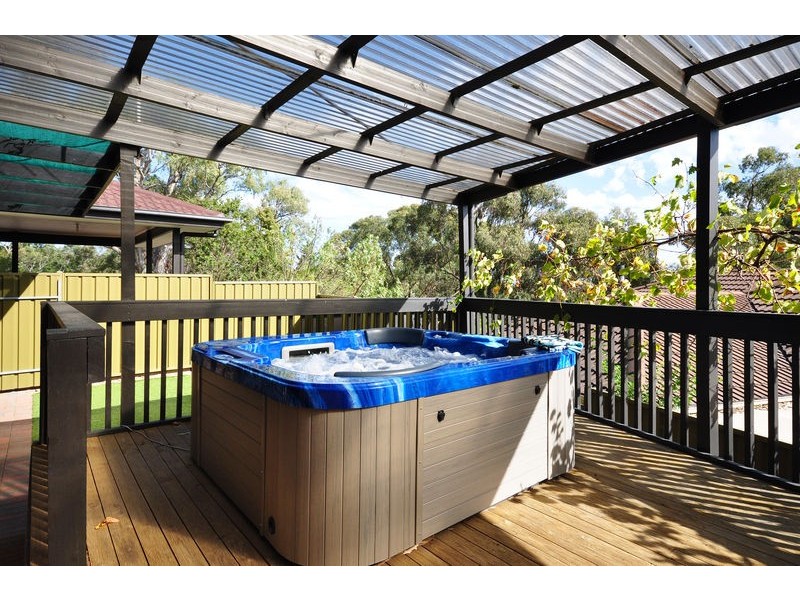 31 Outlook Drive, Aberfoyle Park SA 5159