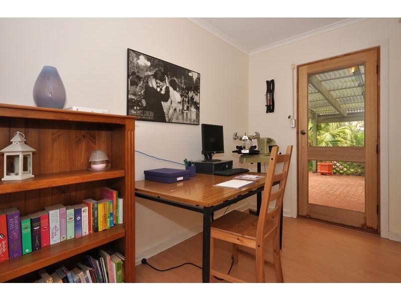 16 Blinkbrae Avenue, Happy Valley SA 5159