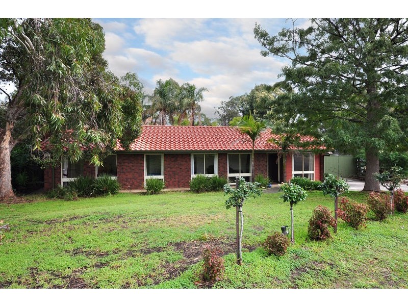 16 Blinkbrae Avenue, Happy Valley SA 5159