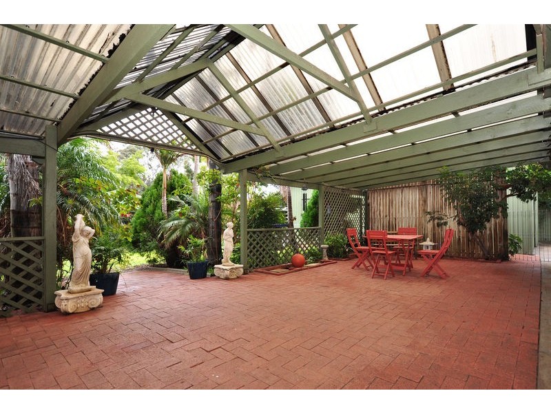 16 Blinkbrae Avenue, Happy Valley SA 5159