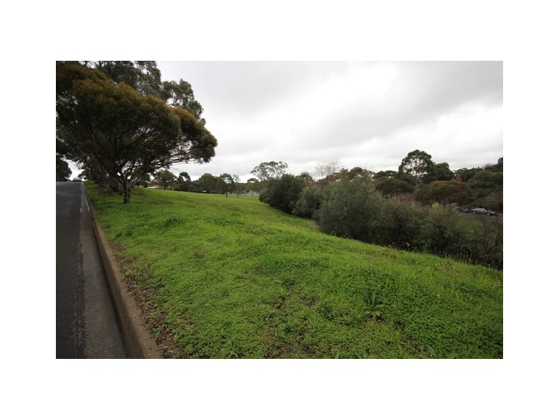 30 Courageous Avenue, Happy Valley SA 5159