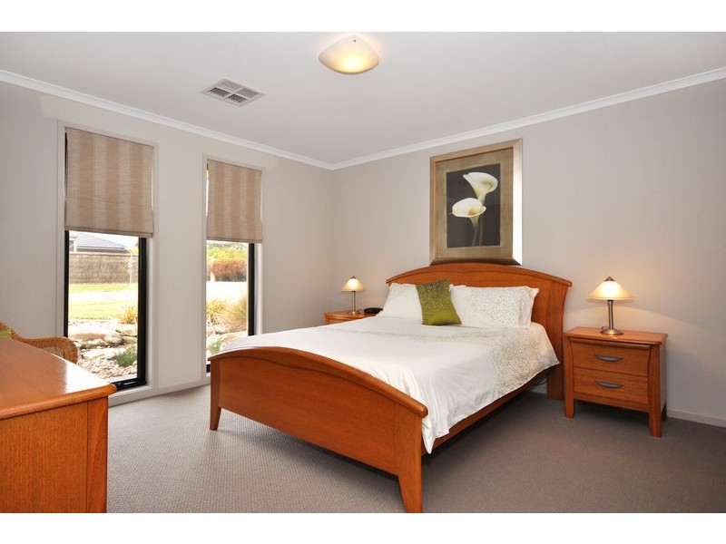 19 Acacia Grove, Flagstaff Hill SA 5159