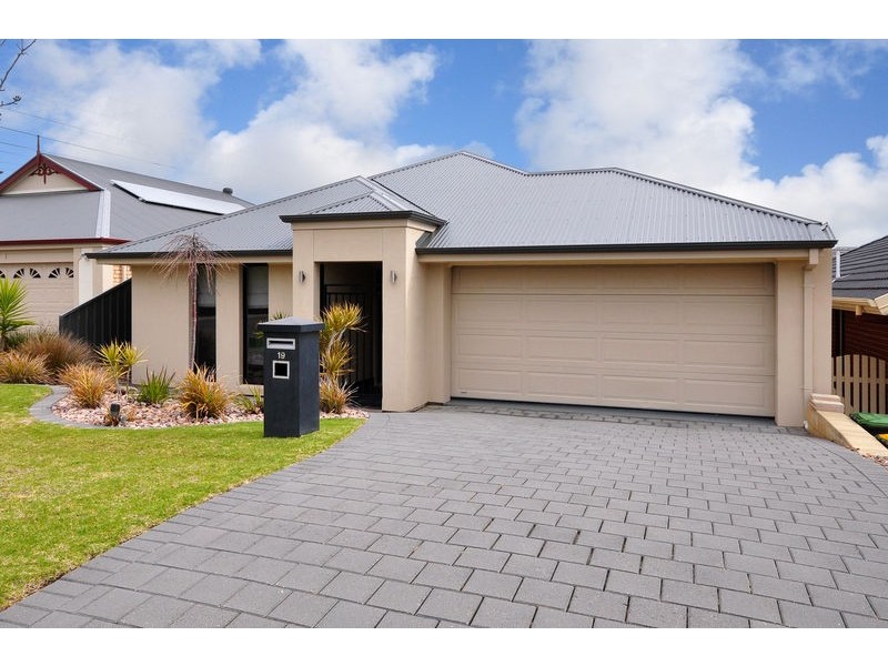 19 Acacia Grove, Flagstaff Hill SA 5159