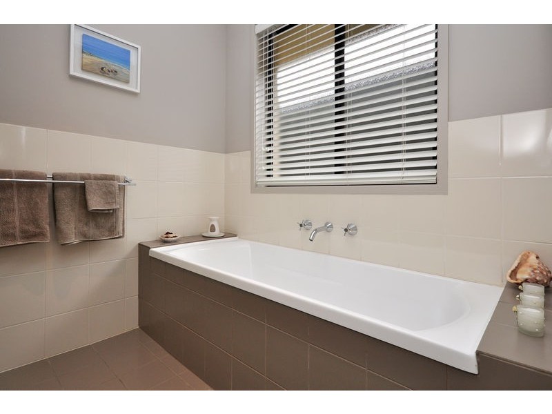 19 Acacia Grove, Flagstaff Hill SA 5159