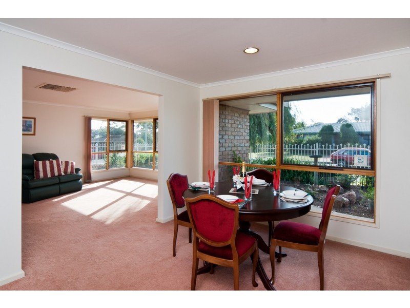 2 Buttercup Grove, Morphett Vale SA 5162