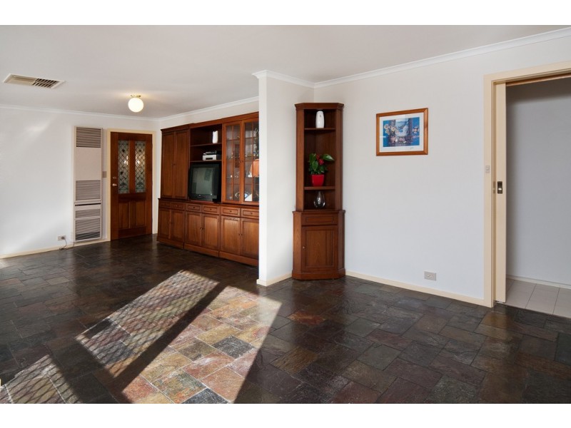 2 Buttercup Grove, Morphett Vale SA 5162