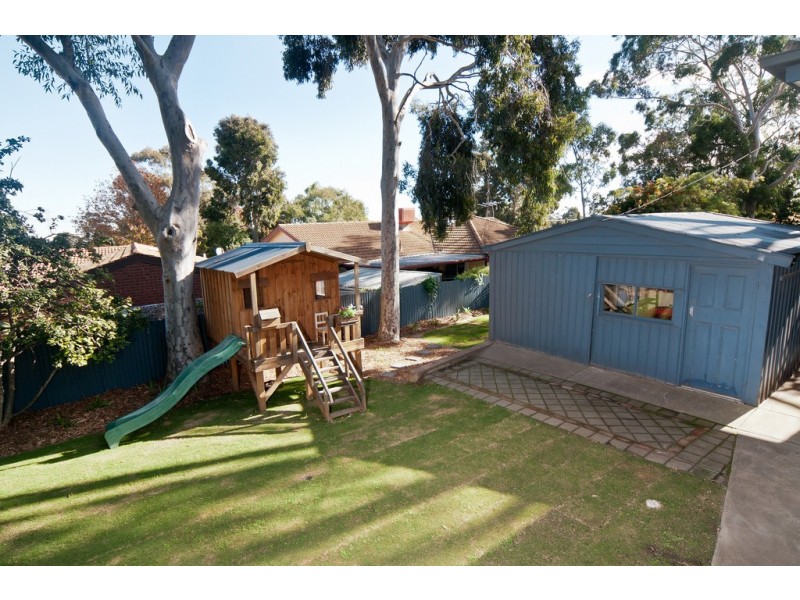 32 Oakridge Road, Aberfoyle Park SA 5159