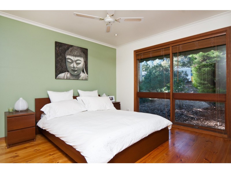 32 Oakridge Road, Aberfoyle Park SA 5159