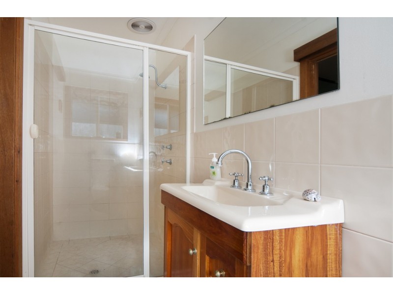 32 Oakridge Road, Aberfoyle Park SA 5159