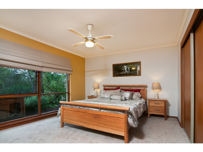 5 Goldfinch Place, Flagstaff Hill SA 5159