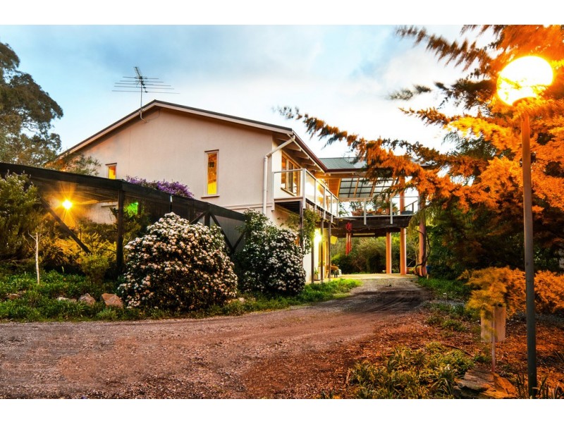 24 Sugarloaf Road, Chandlers Hill SA 5159
