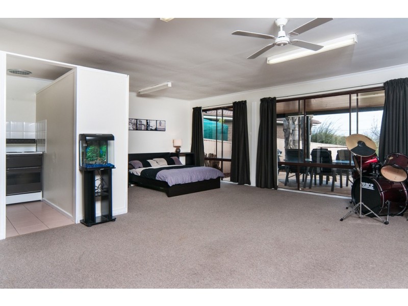 13 Ernest Crescent, Happy Valley SA 5159