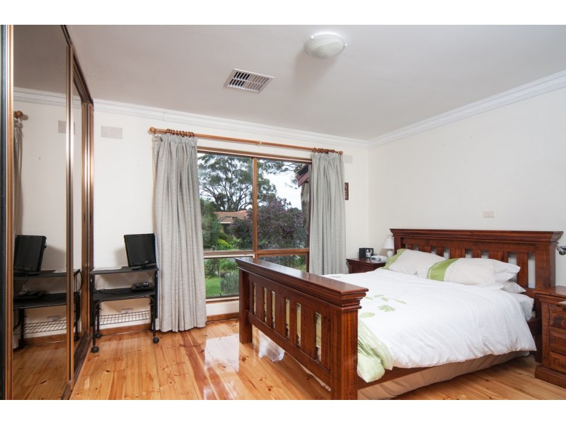 32 Gorelon Drive, Flagstaff Hill SA 5159